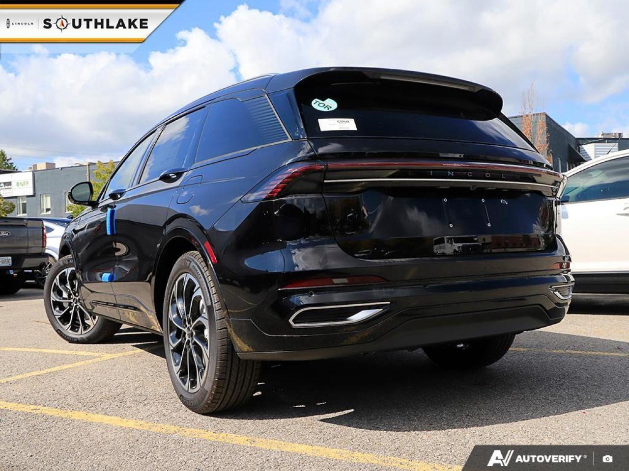 2025 Lincoln Nautilus Reserve 4dr All-Wheel Drive Photo3