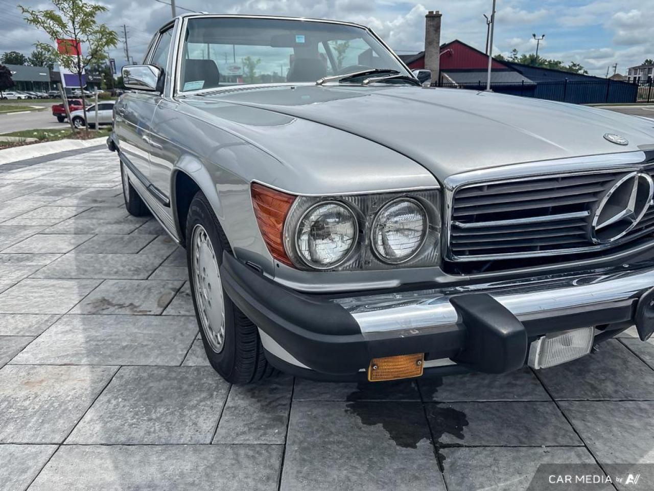 1989 Mercedes-Benz 560SL  Photo