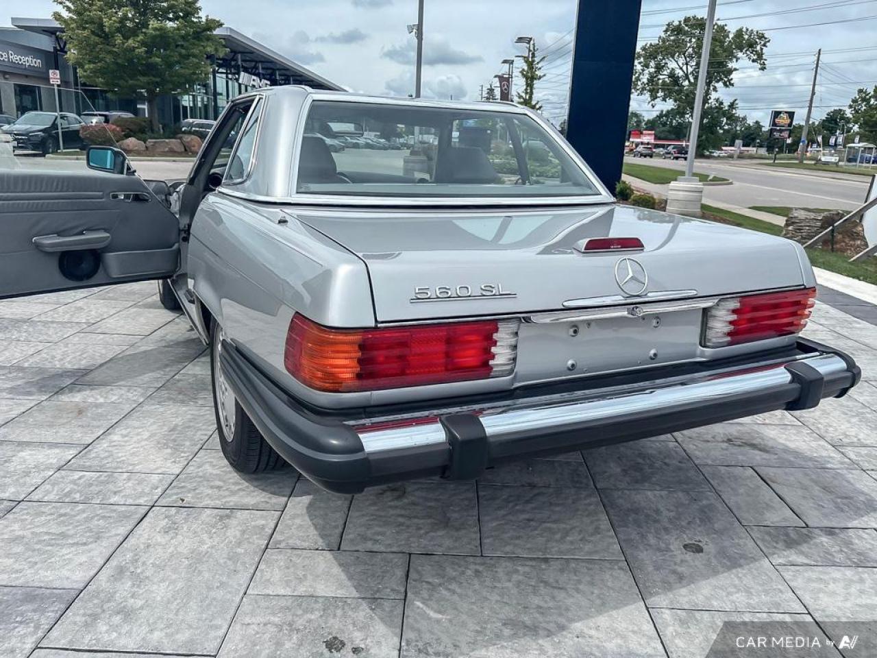 1989 Mercedes-Benz 560SL  Photo