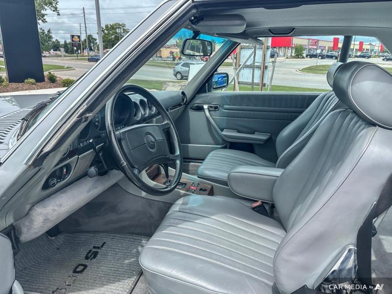 1989 Mercedes-Benz 560SL  Photo