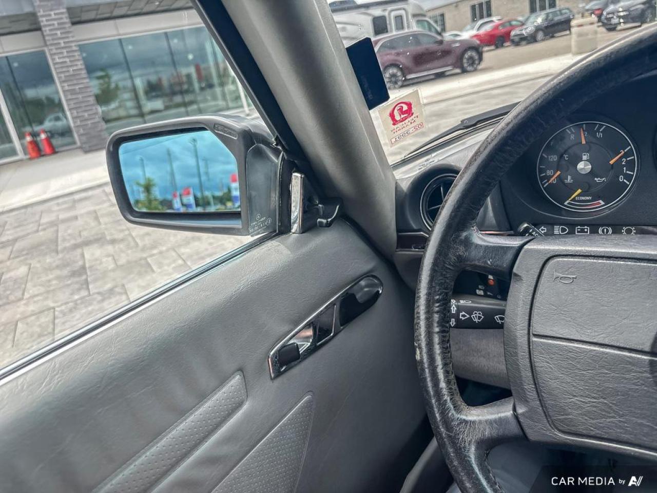 1989 Mercedes-Benz 560SL  Photo