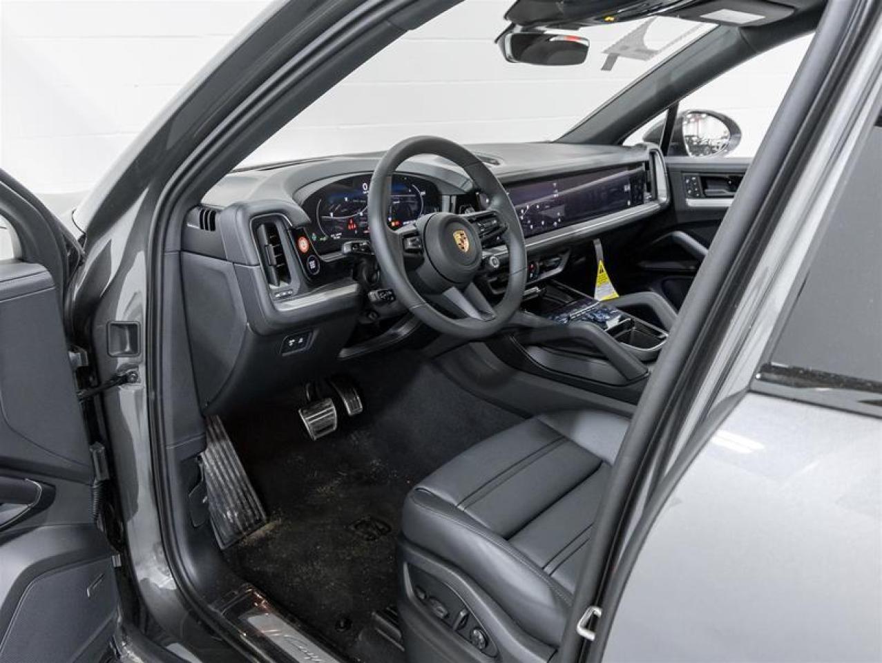 2025 Porsche Cayenne  Photo