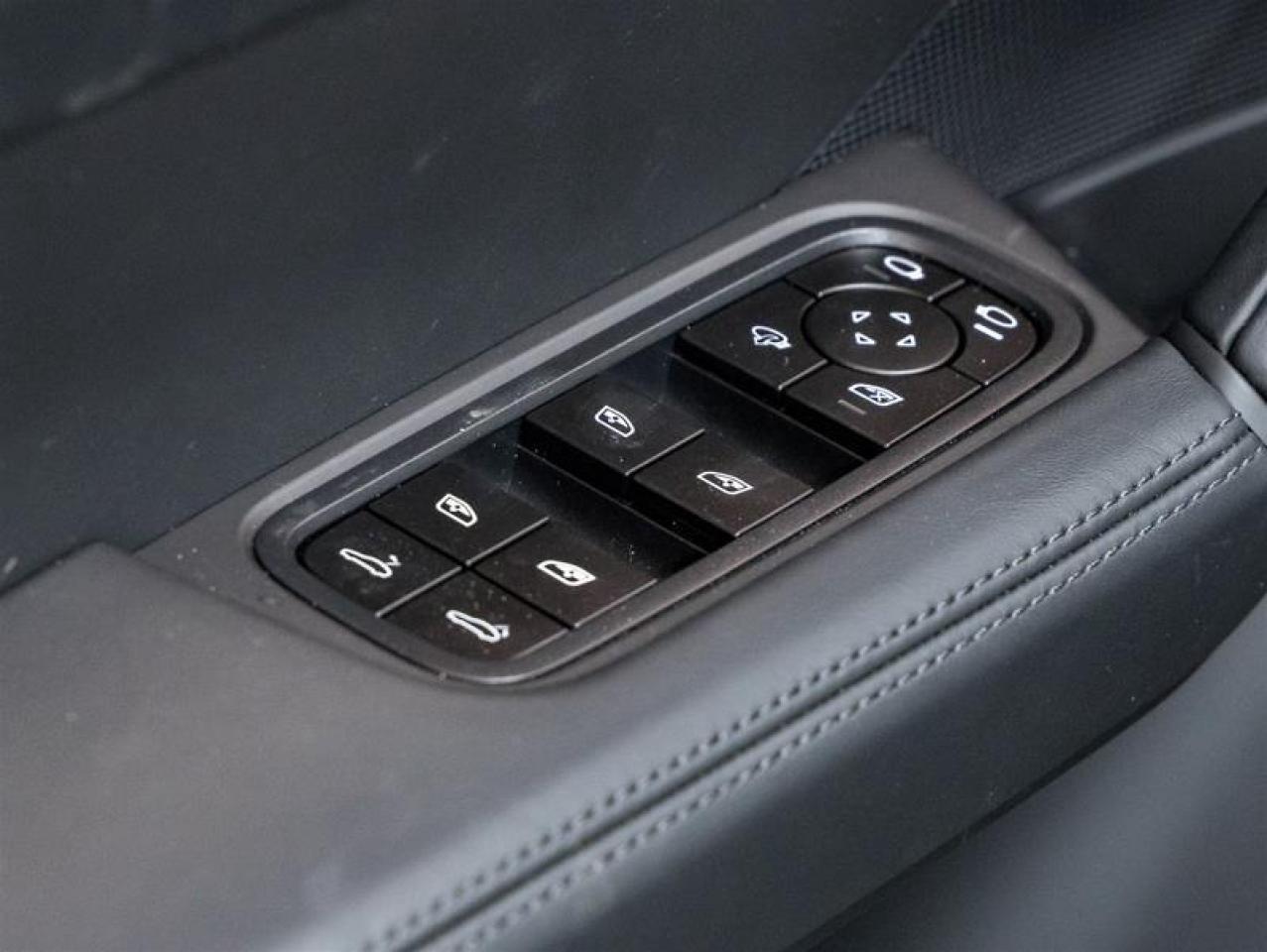 2025 Porsche Cayenne  Photo