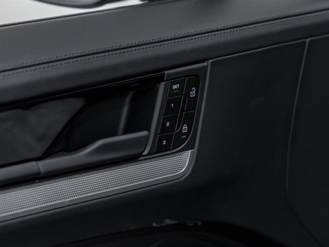 2025 Porsche Cayenne  Photo