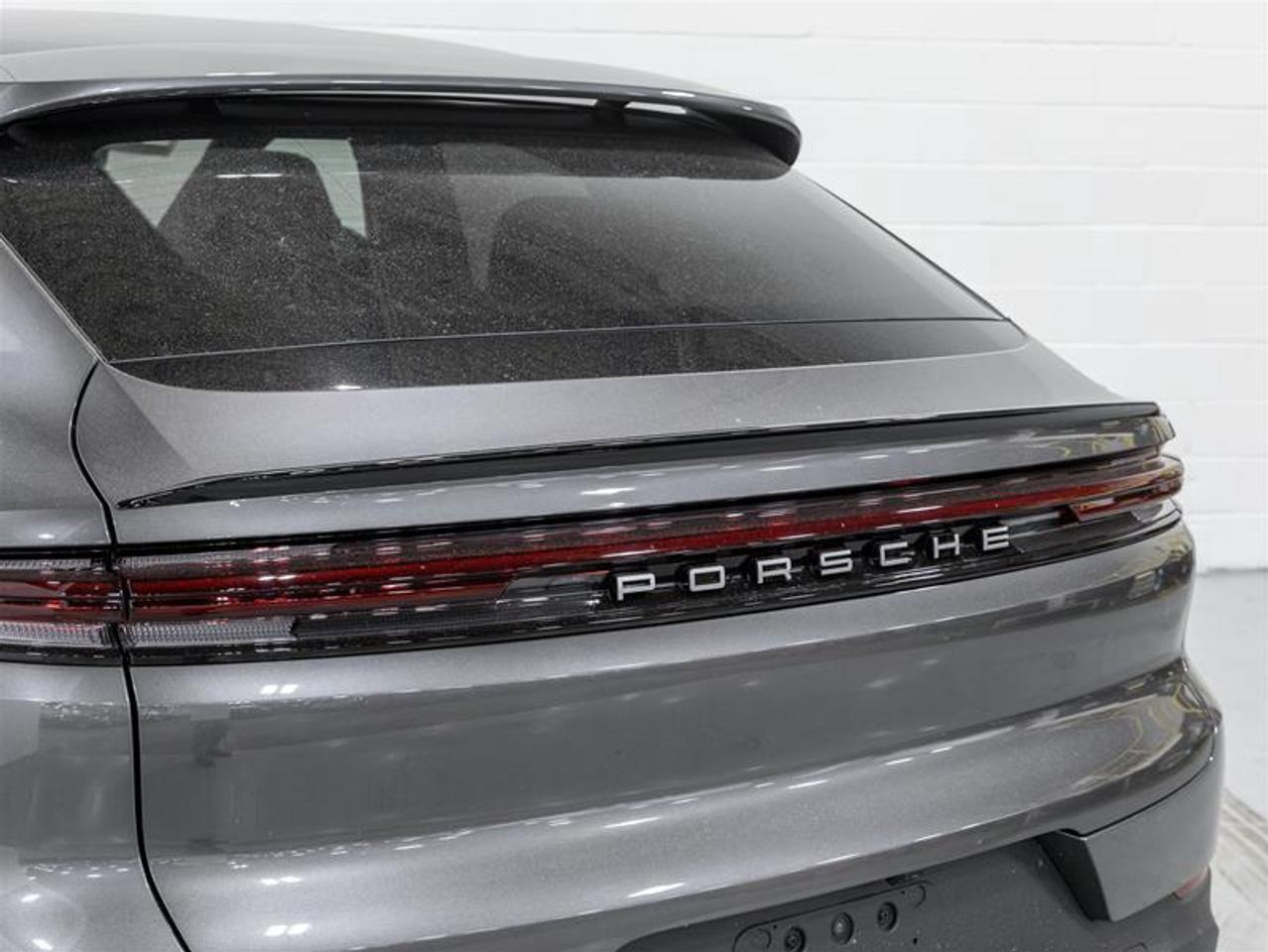 2025 Porsche Cayenne  Photo