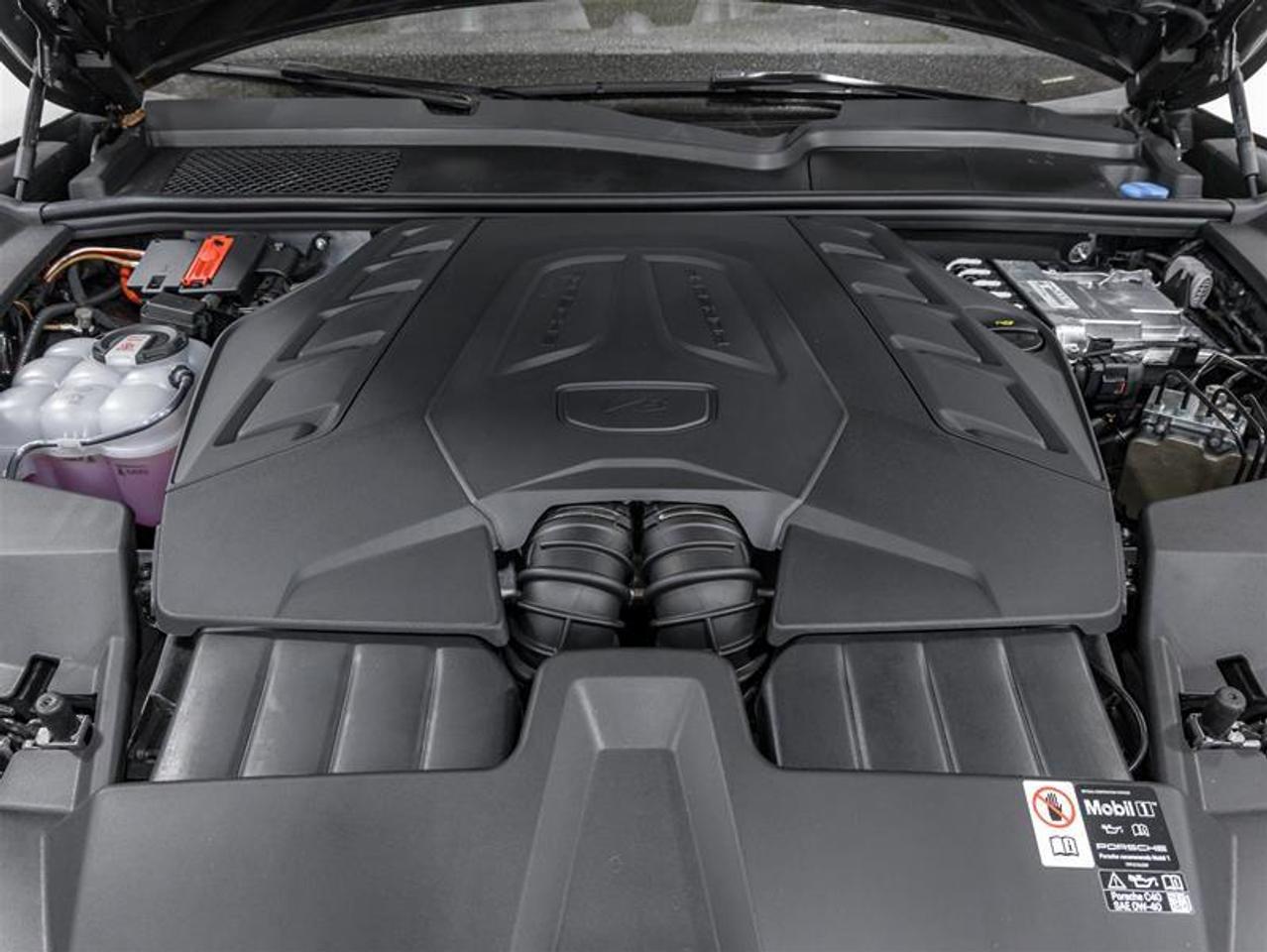 2025 Porsche Cayenne  Photo