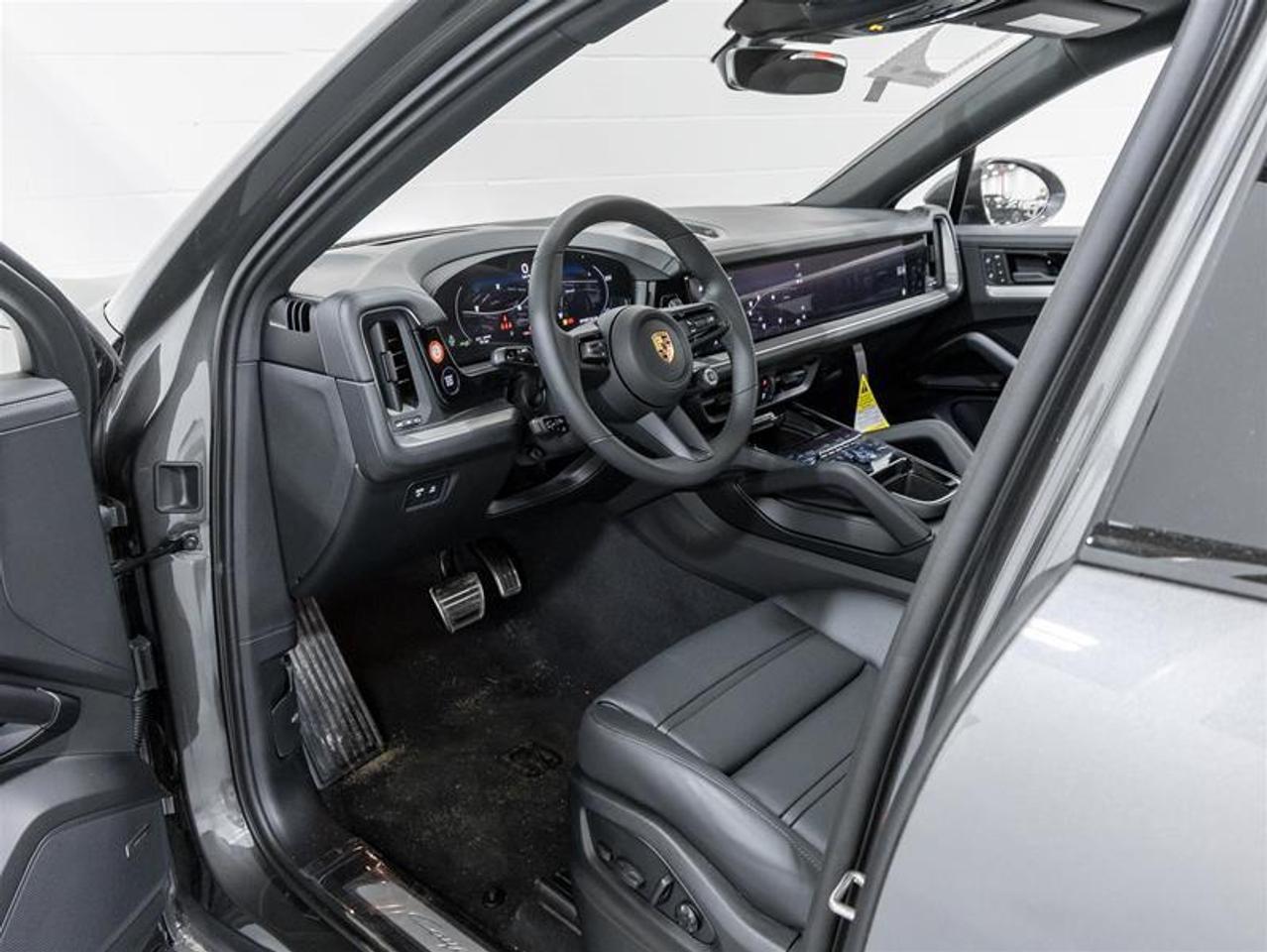 2025 Porsche Cayenne  Photo