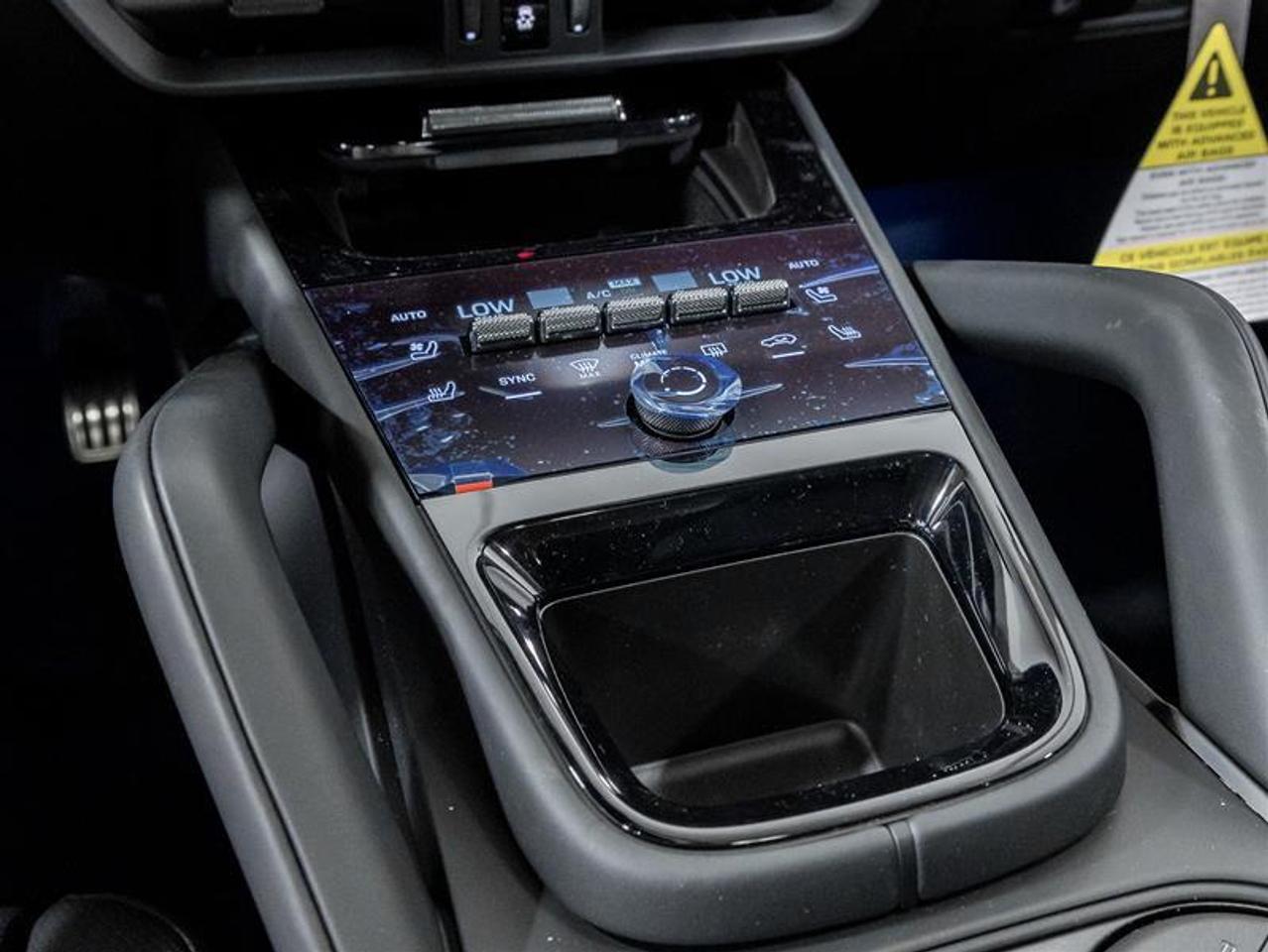 2025 Porsche Cayenne  Photo