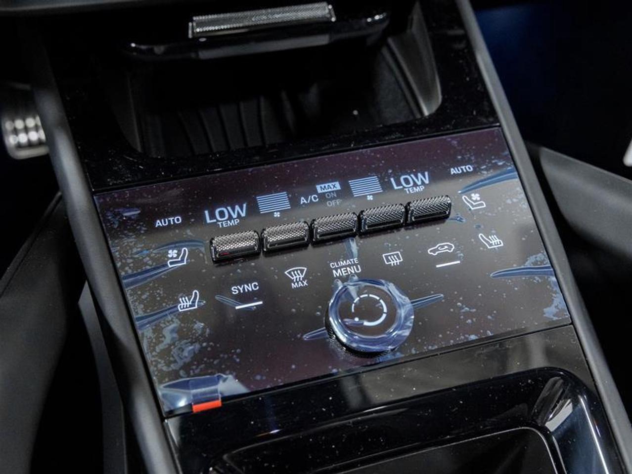 2025 Porsche Cayenne  Photo