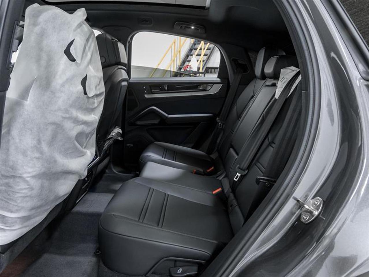 2025 Porsche Cayenne  Photo