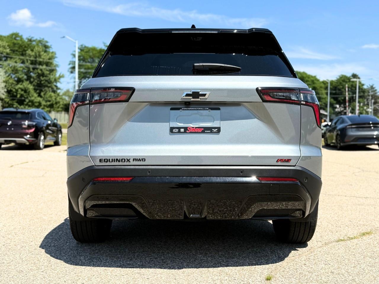 2025 Chevrolet Equinox RS 4dr All-Wheel Drive Photo3