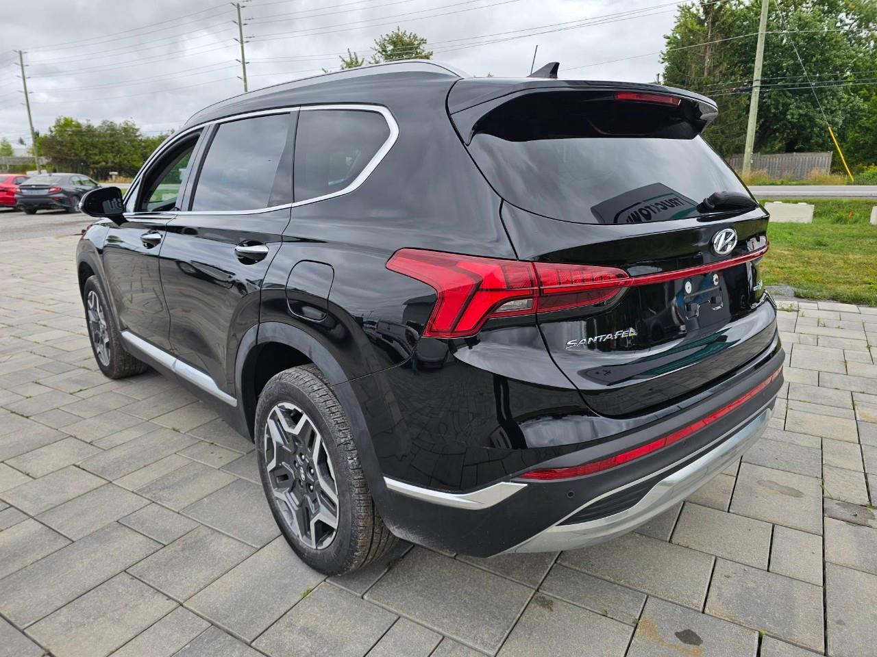 2023 Hyundai Santa Fe HEV Luxury 4dr All-Wheel Drive Photo