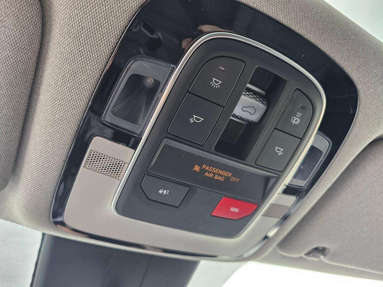 2023 Hyundai Santa Fe HEV Luxury 4dr All-Wheel Drive Photo