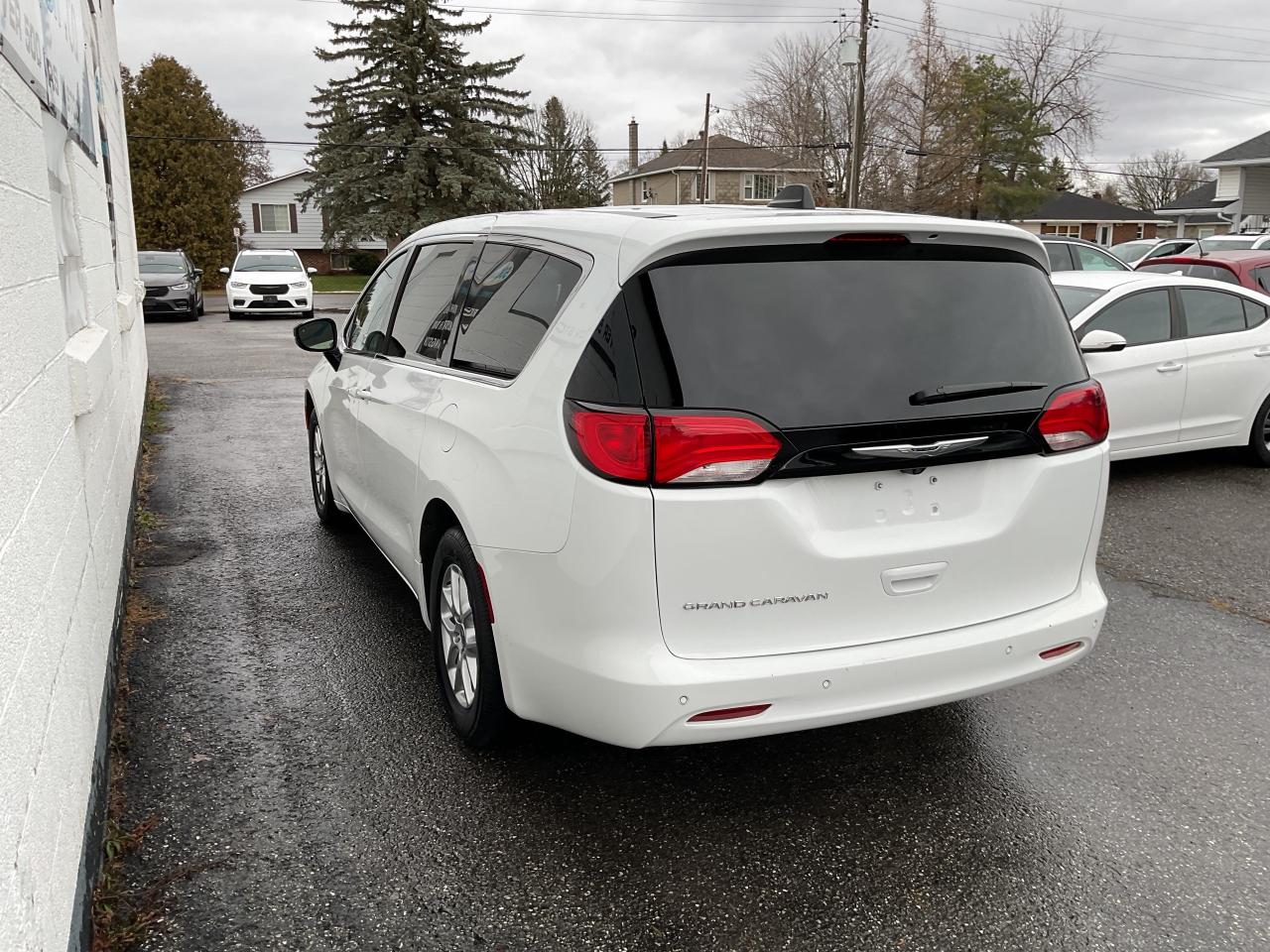 2024 Chrysler Grand Caravan SXT Front-Wheel Drive Passenger Van Photo4