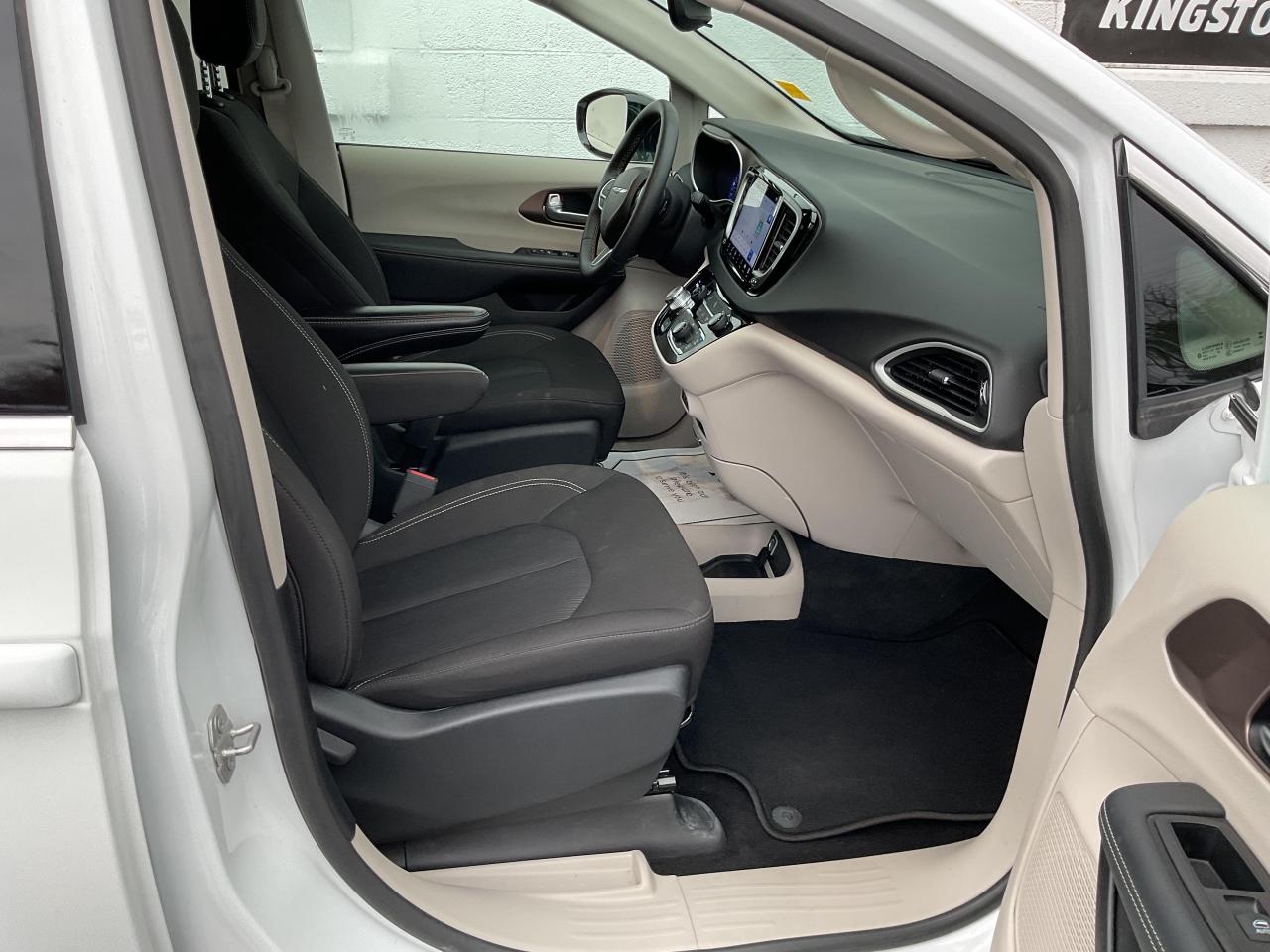 2024 Chrysler Grand Caravan SXT Front-Wheel Drive Passenger Van Photo