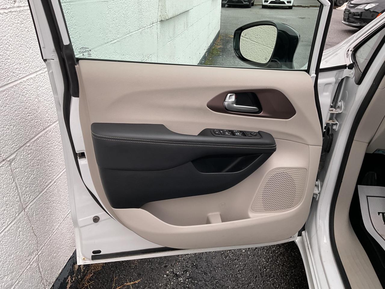 2024 Chrysler Grand Caravan SXT Front-Wheel Drive Passenger Van Photo