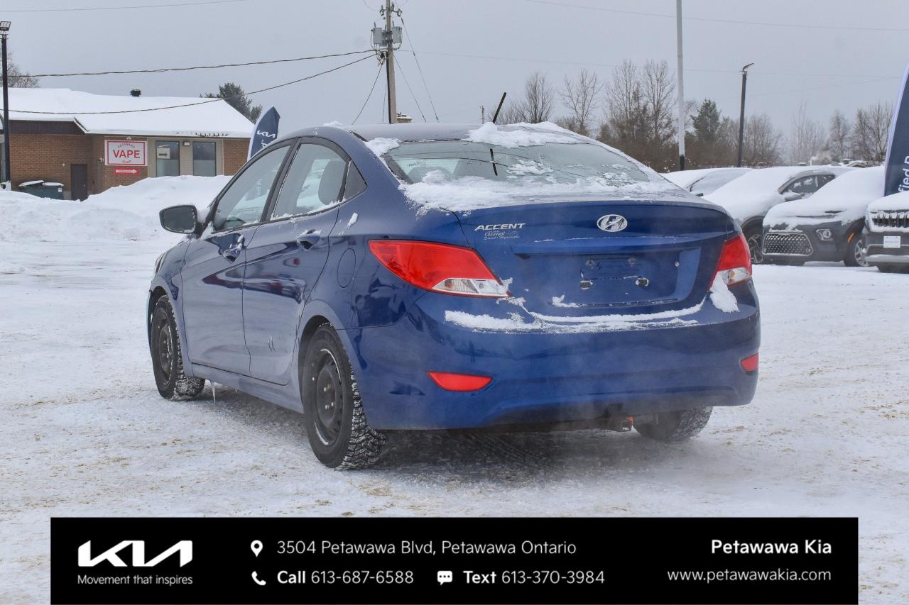 2017 Hyundai Accent SE (A6) 4dr Sedan Photo3