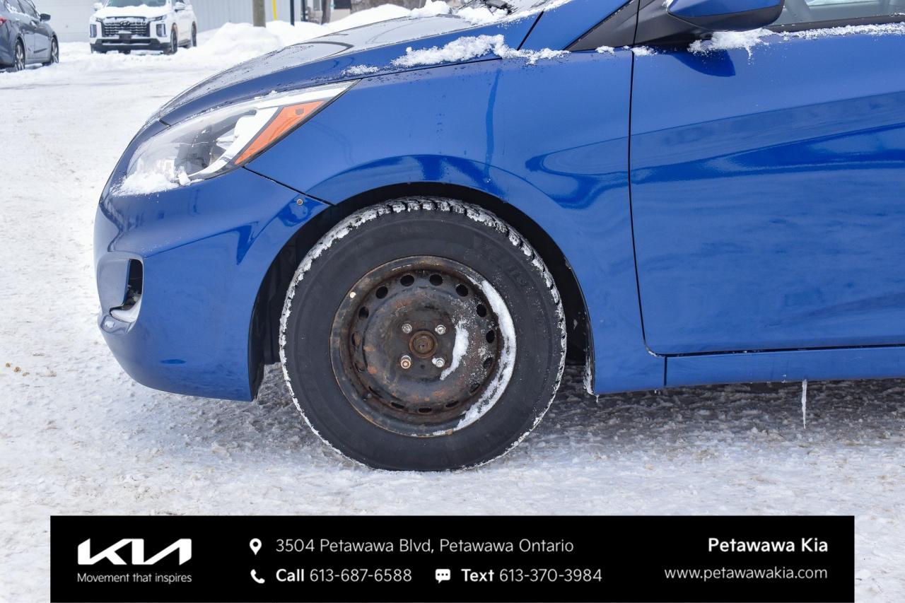 2017 Hyundai Accent SE (A6) 4dr Sedan Photo2