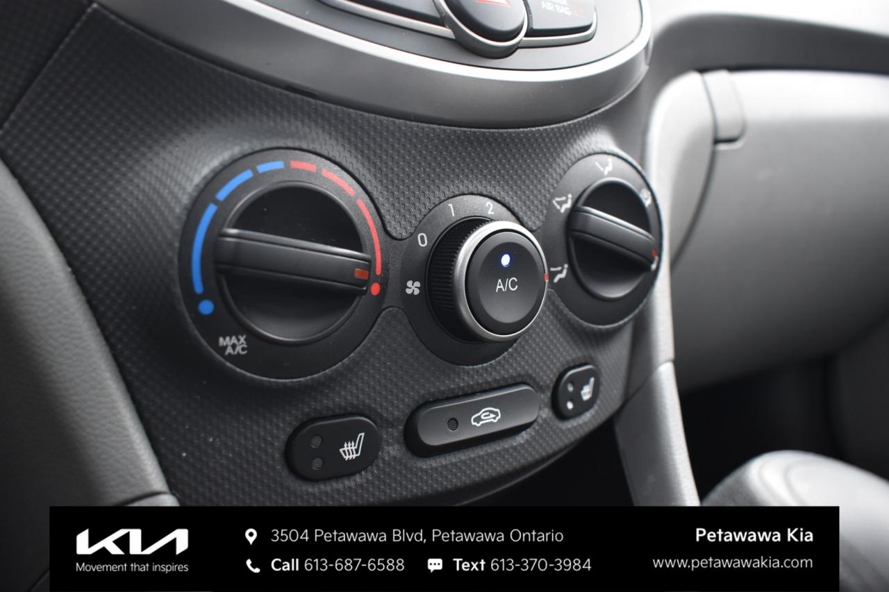 2017 Hyundai Accent SE (A6) 4dr Sedan Photo