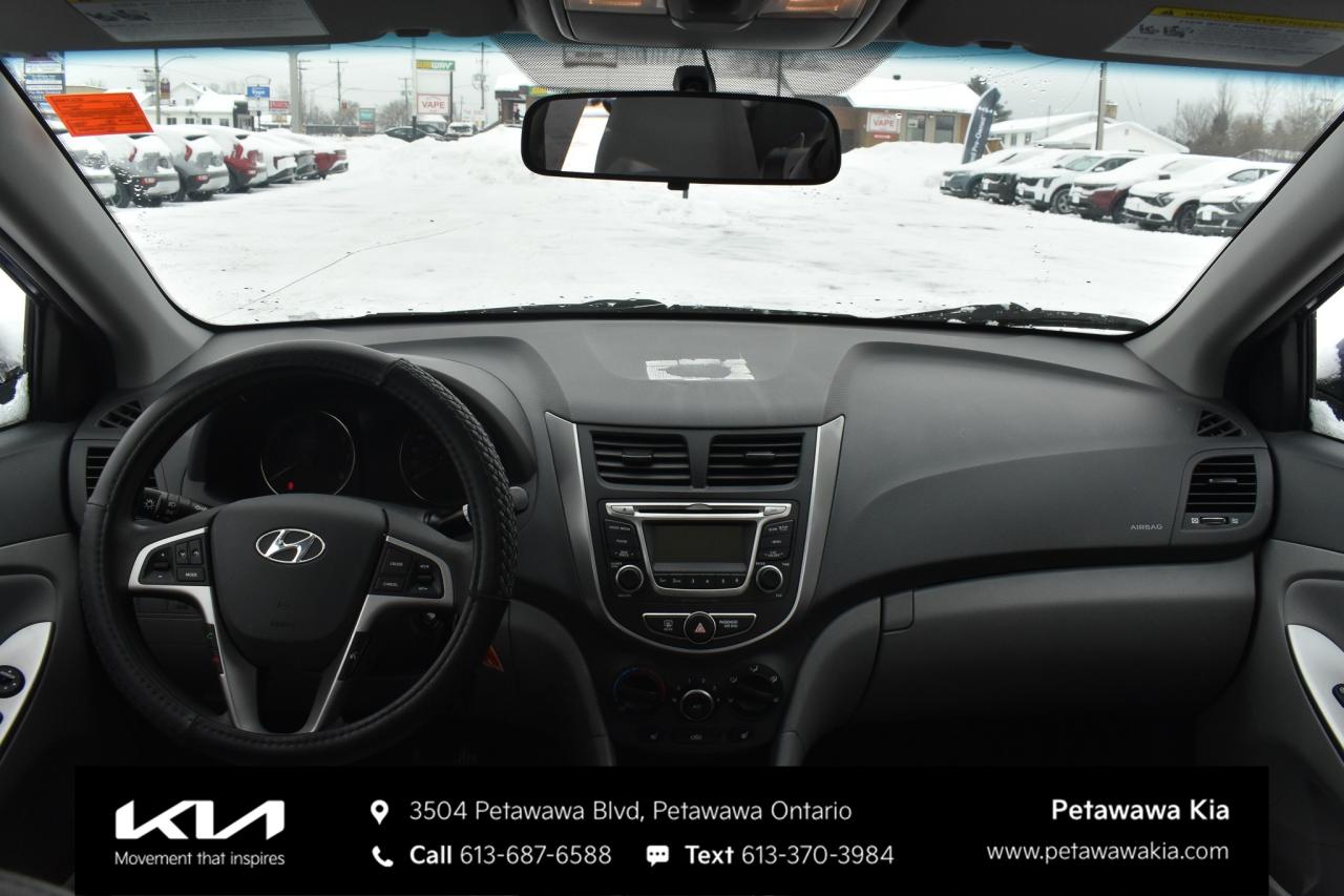 2017 Hyundai Accent SE (A6) 4dr Sedan Photo