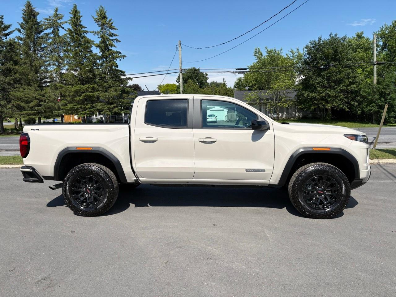 2026 GMC Canyon Crew Cab Short Box 4-Wheel Drive Elevation Photo