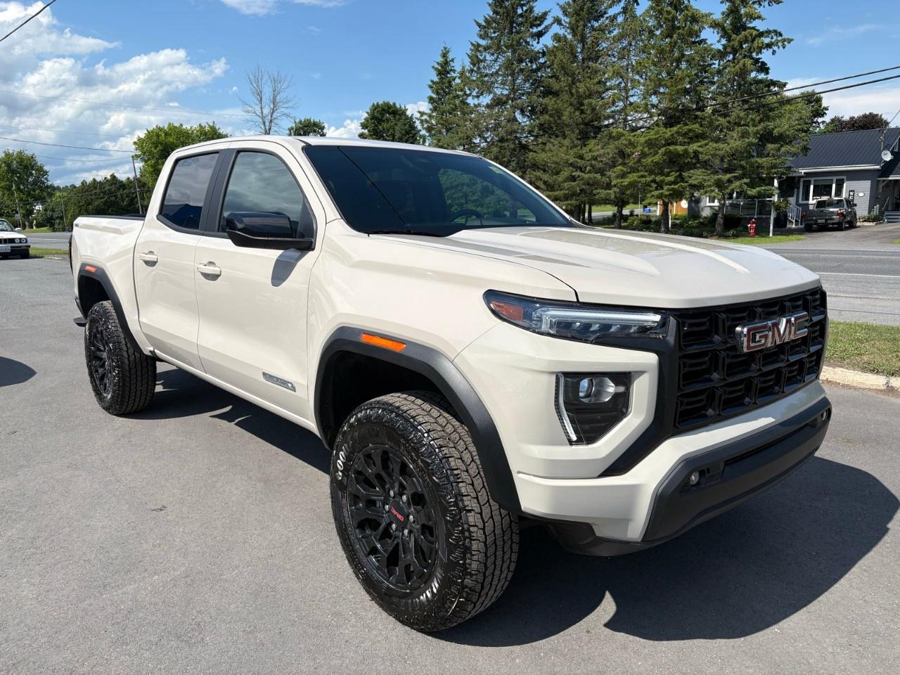 2026 GMC Canyon Crew Cab Short Box 4-Wheel Drive Elevation Photo2