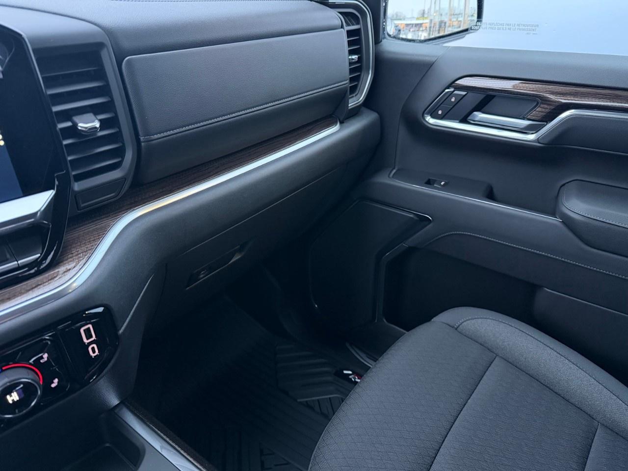 2026 Chevrolet Silverado 1500 Crew Cab Short Box 4-Wheel Drive LT Photo