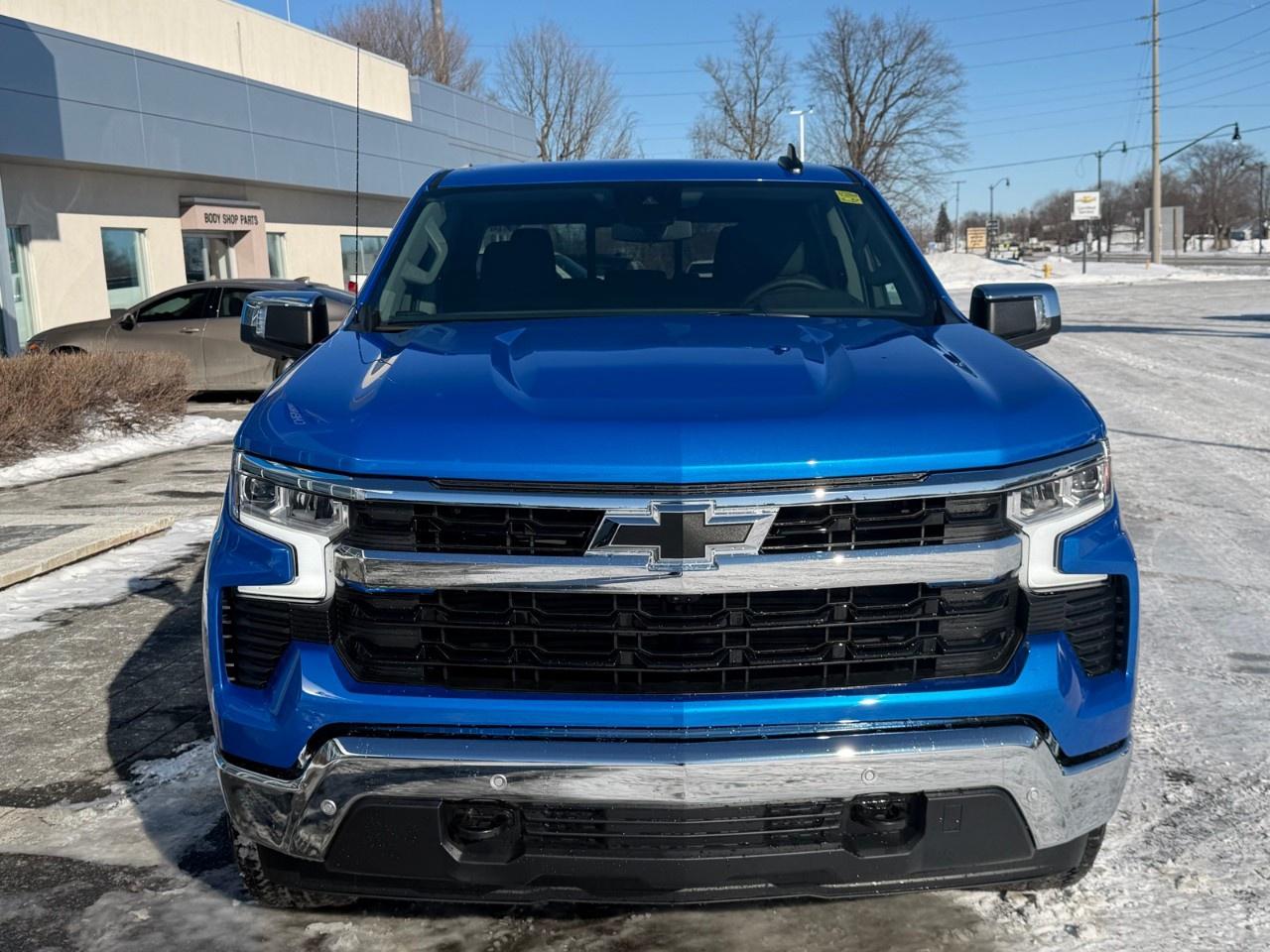 2026 Chevrolet Silverado 1500 Crew Cab Short Box 4-Wheel Drive LT Photo2