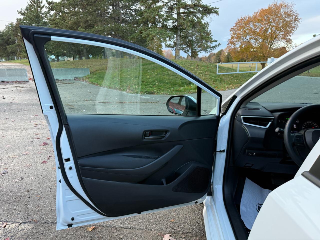 2024 Toyota Corolla LE 4DR SEDAN Photo