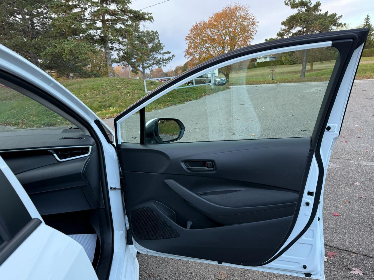 2024 Toyota Corolla LE 4DR SEDAN Photo