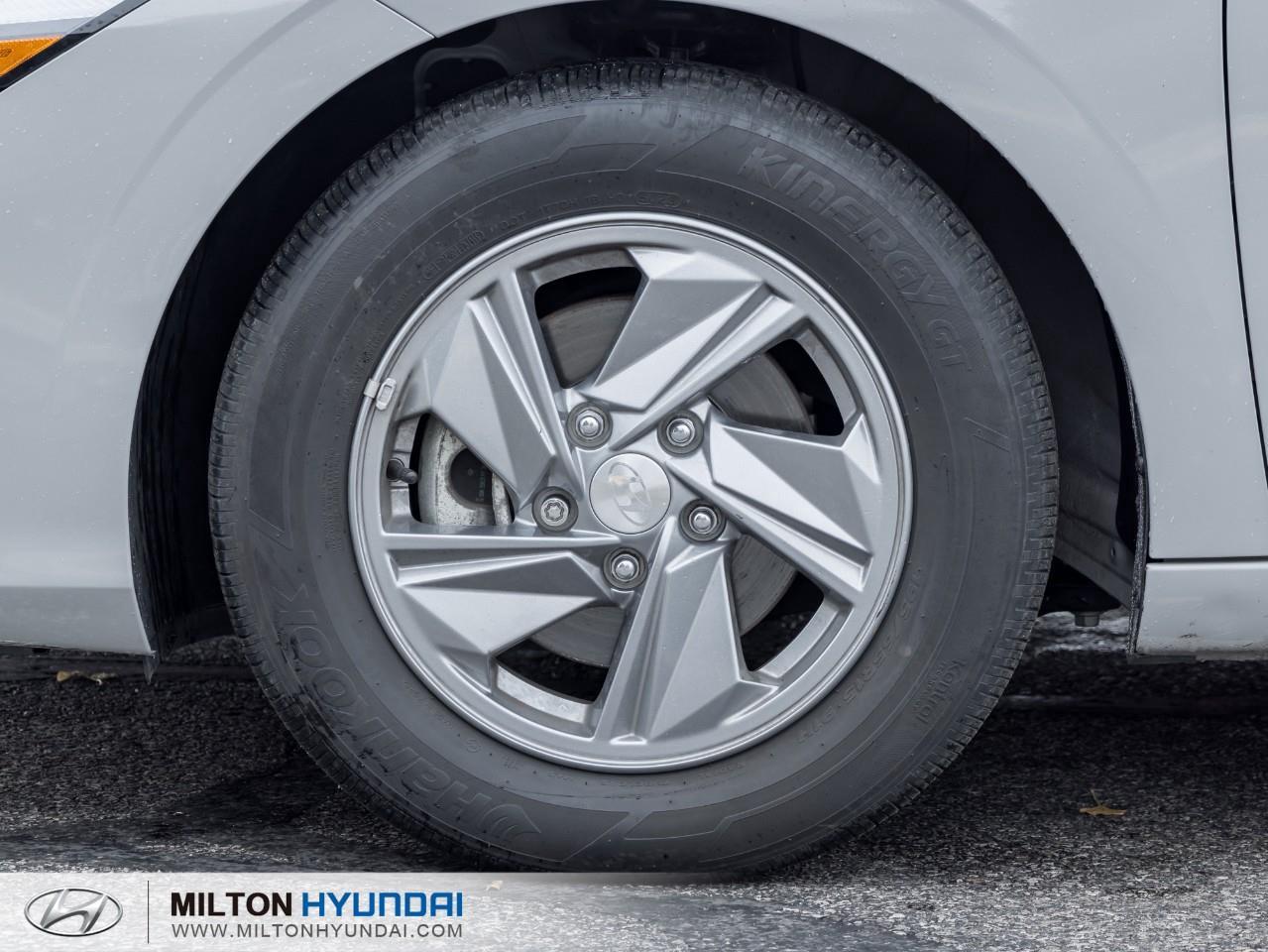 2024 Hyundai Elantra  Photo3