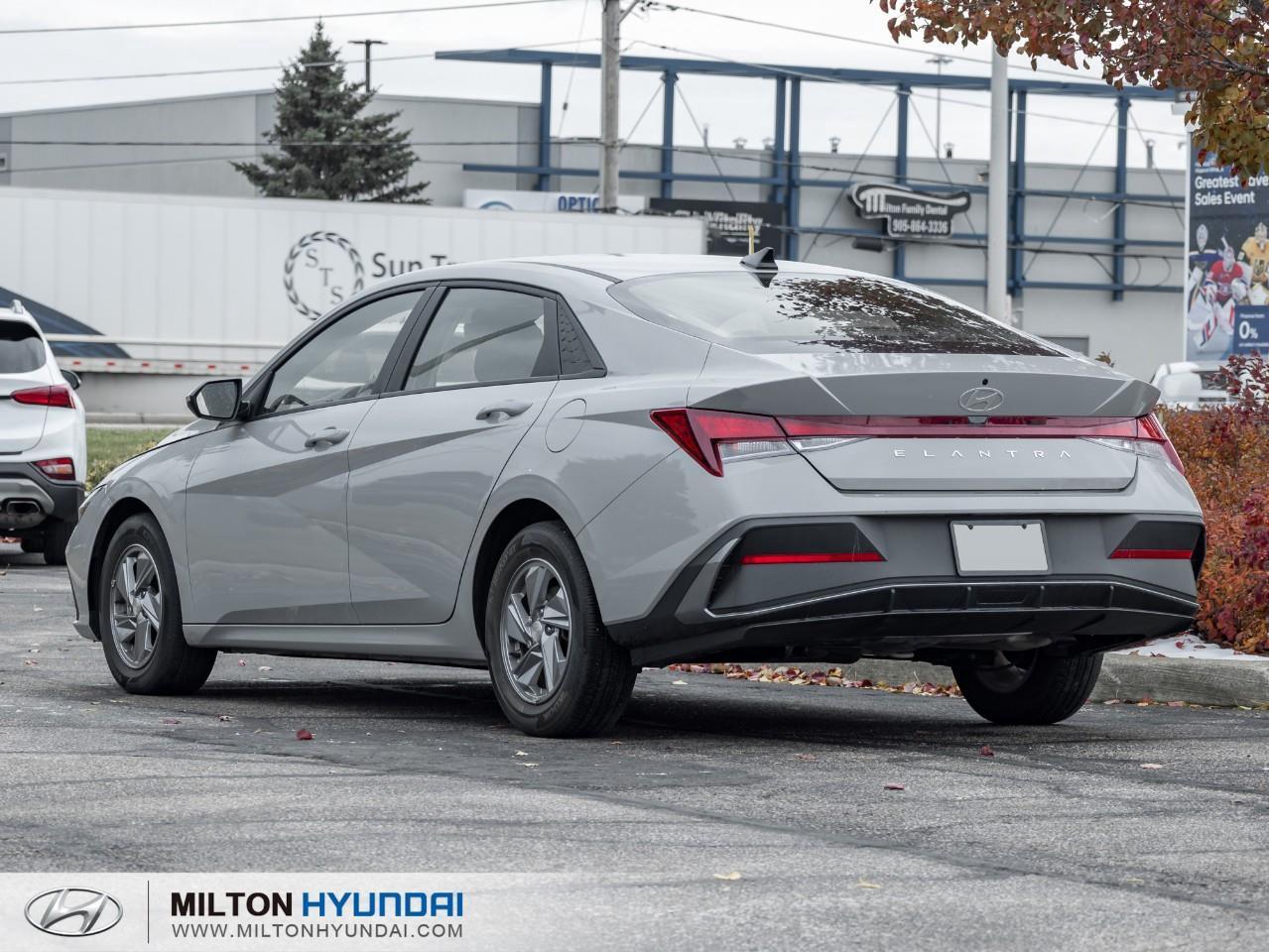 2024 Hyundai Elantra  Photo4