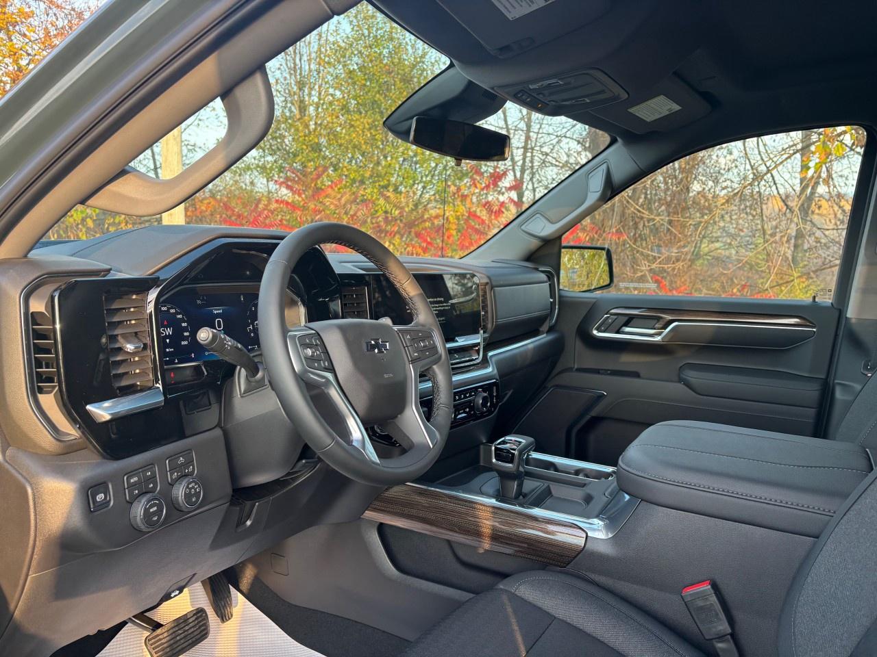 2026 Chevrolet Silverado 1500 Crew Cab Standard Box 4-Wheel Drive LT Trail Boss Photo3