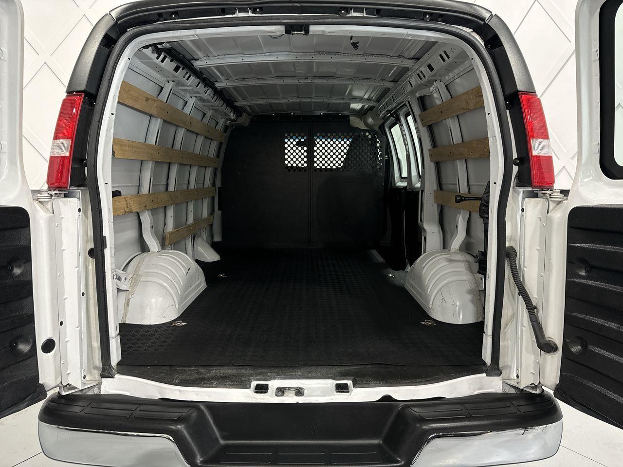 2021 GMC Savana 2500  Photo