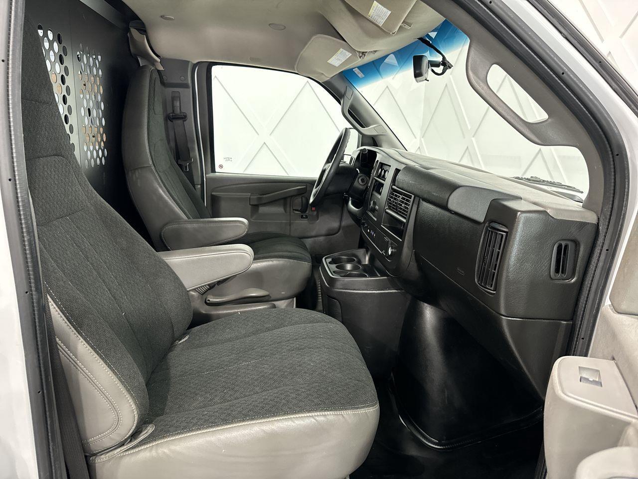 2021 GMC Savana 2500  Photo