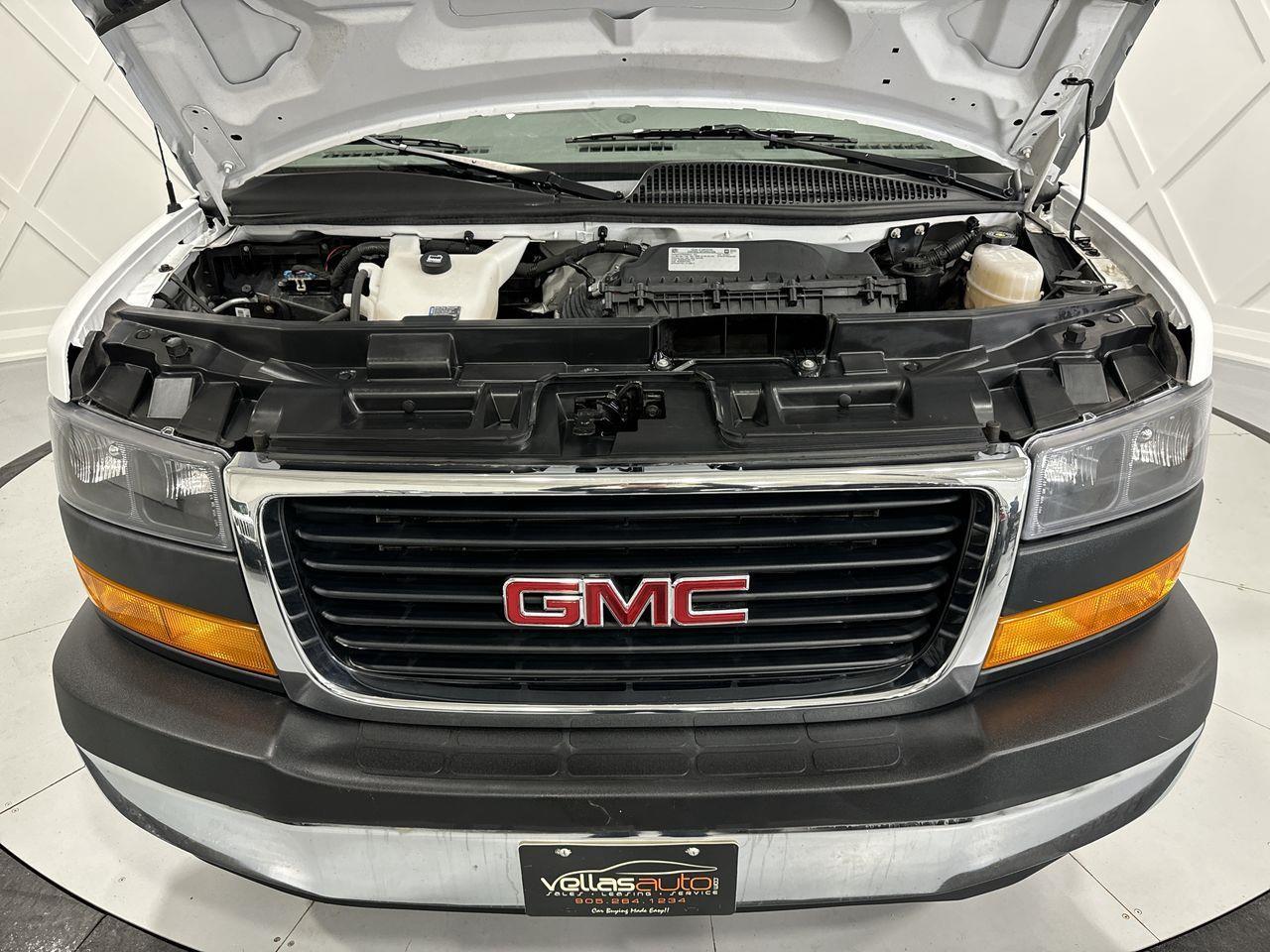 2021 GMC Savana 2500  Photo