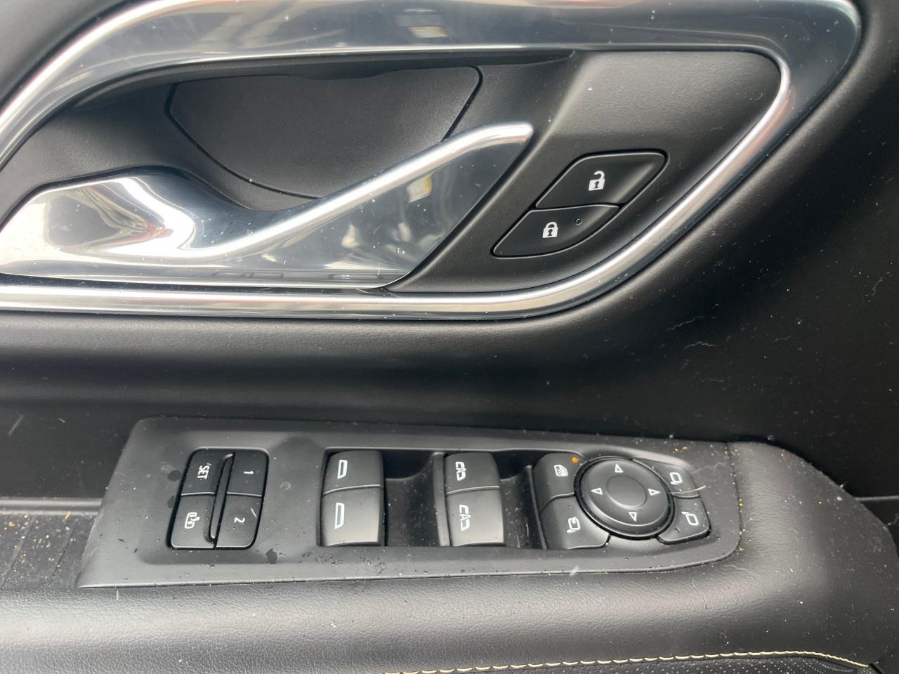 2023 GMC Yukon XL 4WD 4dr SLT Photo