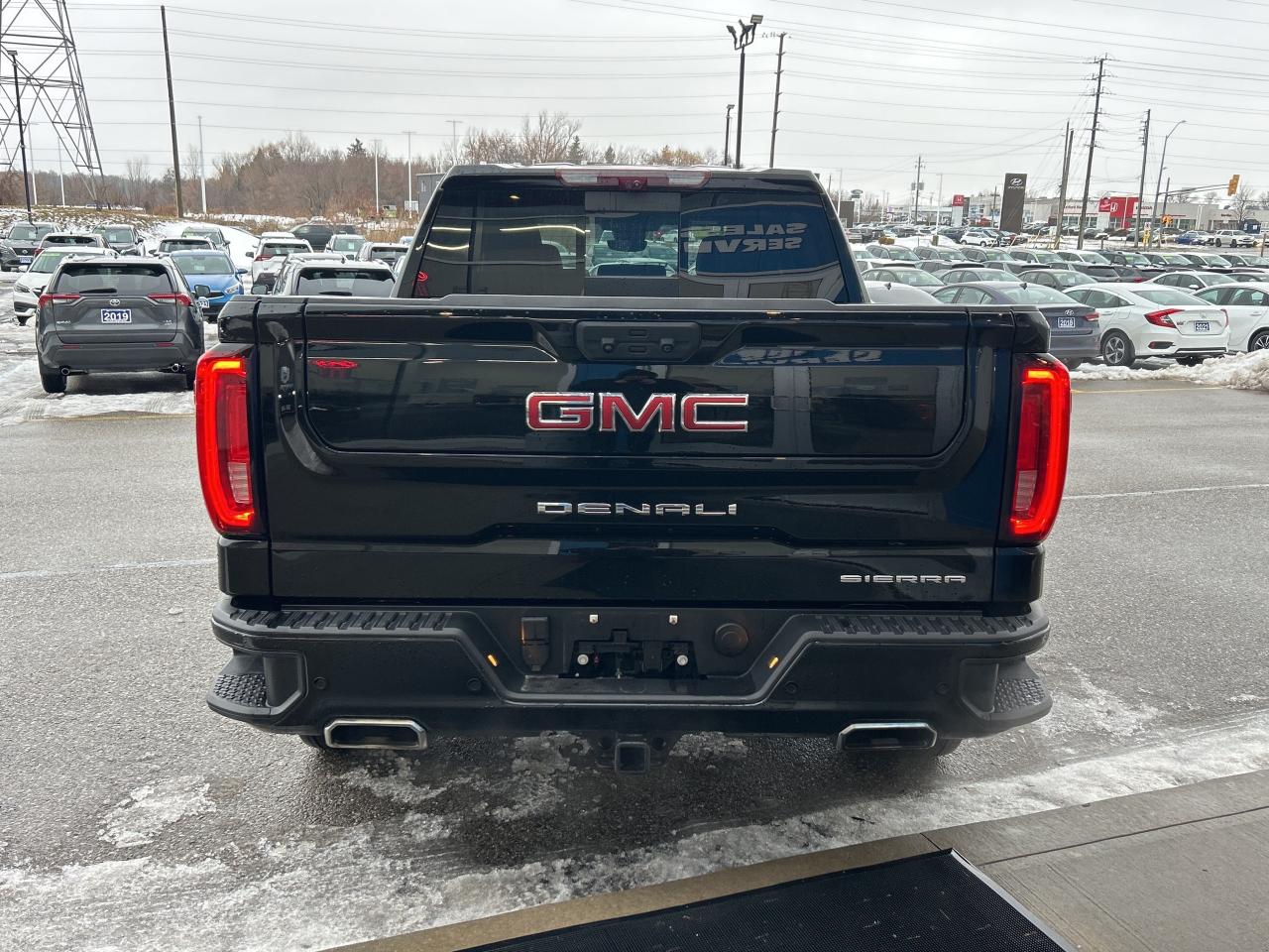 2023 GMC Sierra 1500 Denali Crew Cab 147" Photo3