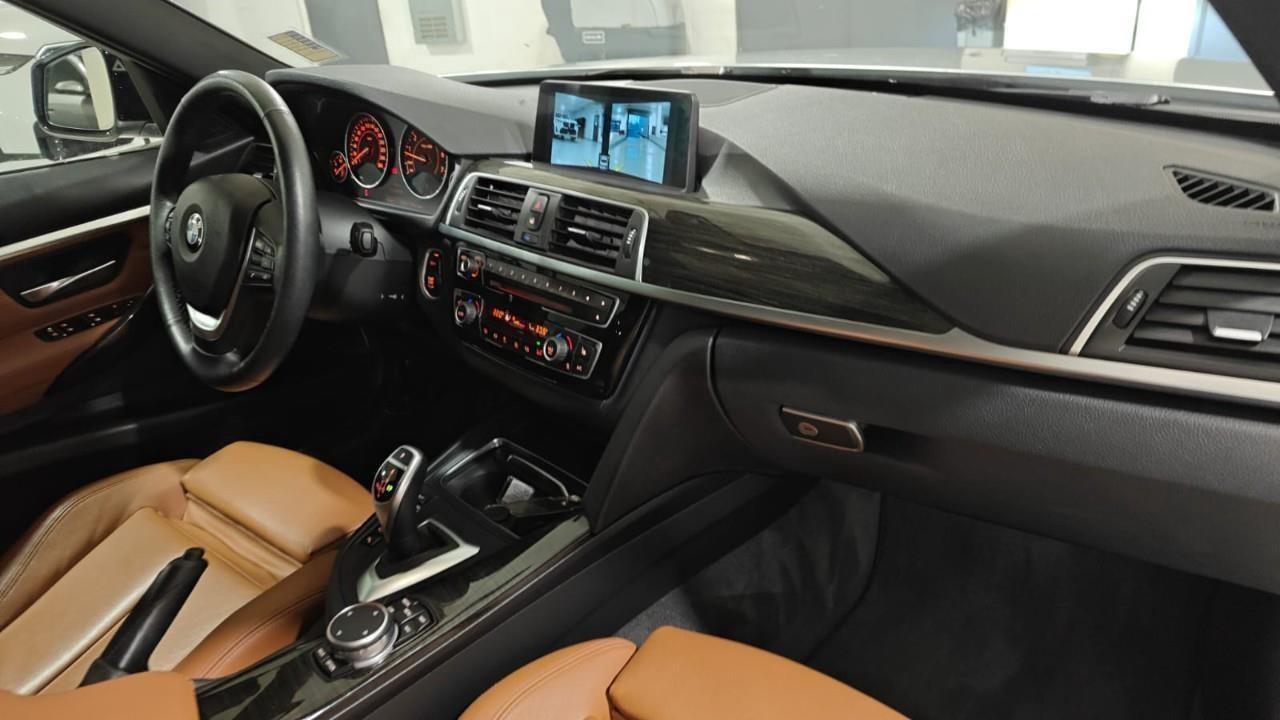 2017 BMW 330 i xDrive 4dr All-Wheel Drive Sedan Photo