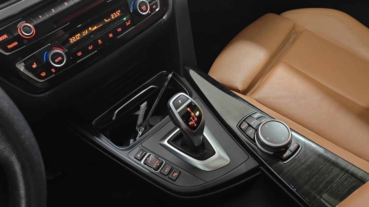 2017 BMW 330 i xDrive 4dr All-Wheel Drive Sedan Photo