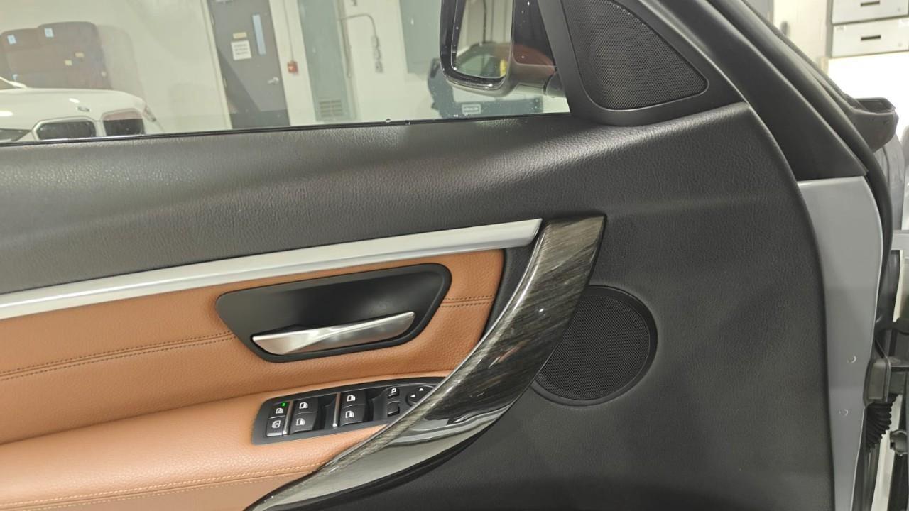 2017 BMW 330 i xDrive 4dr All-Wheel Drive Sedan Photo