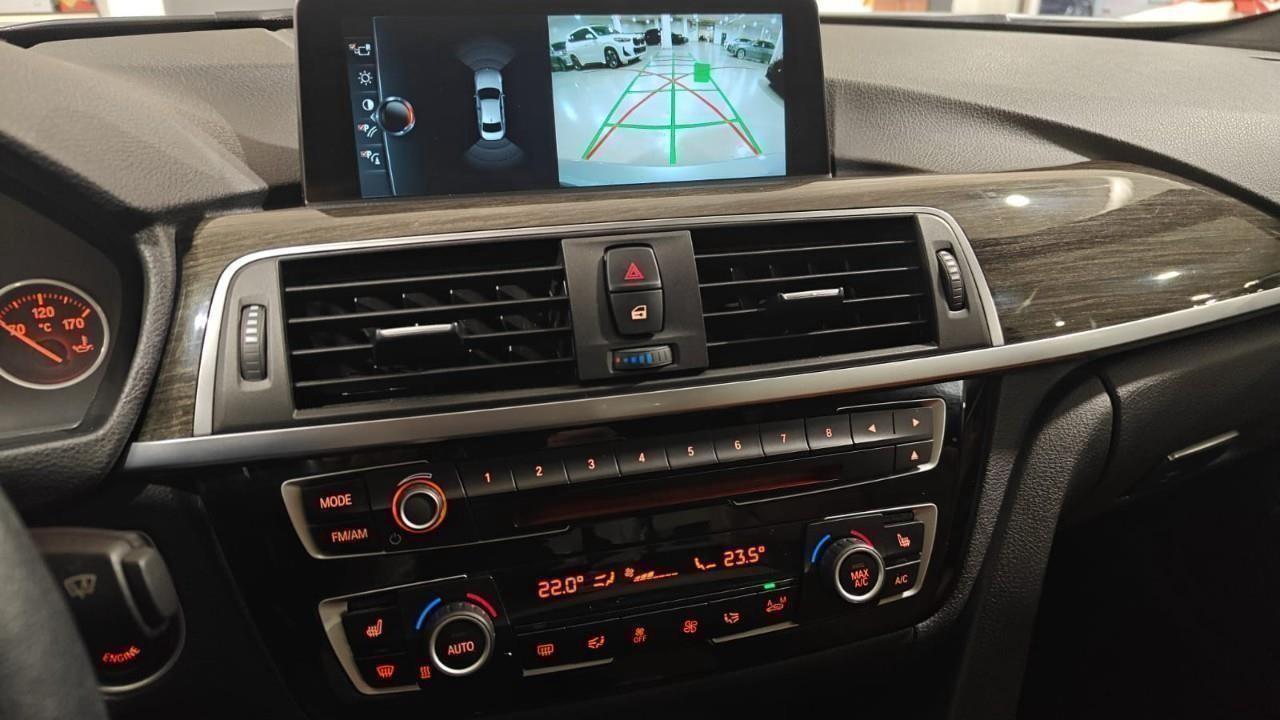 2017 BMW 330 i xDrive 4dr All-Wheel Drive Sedan Photo