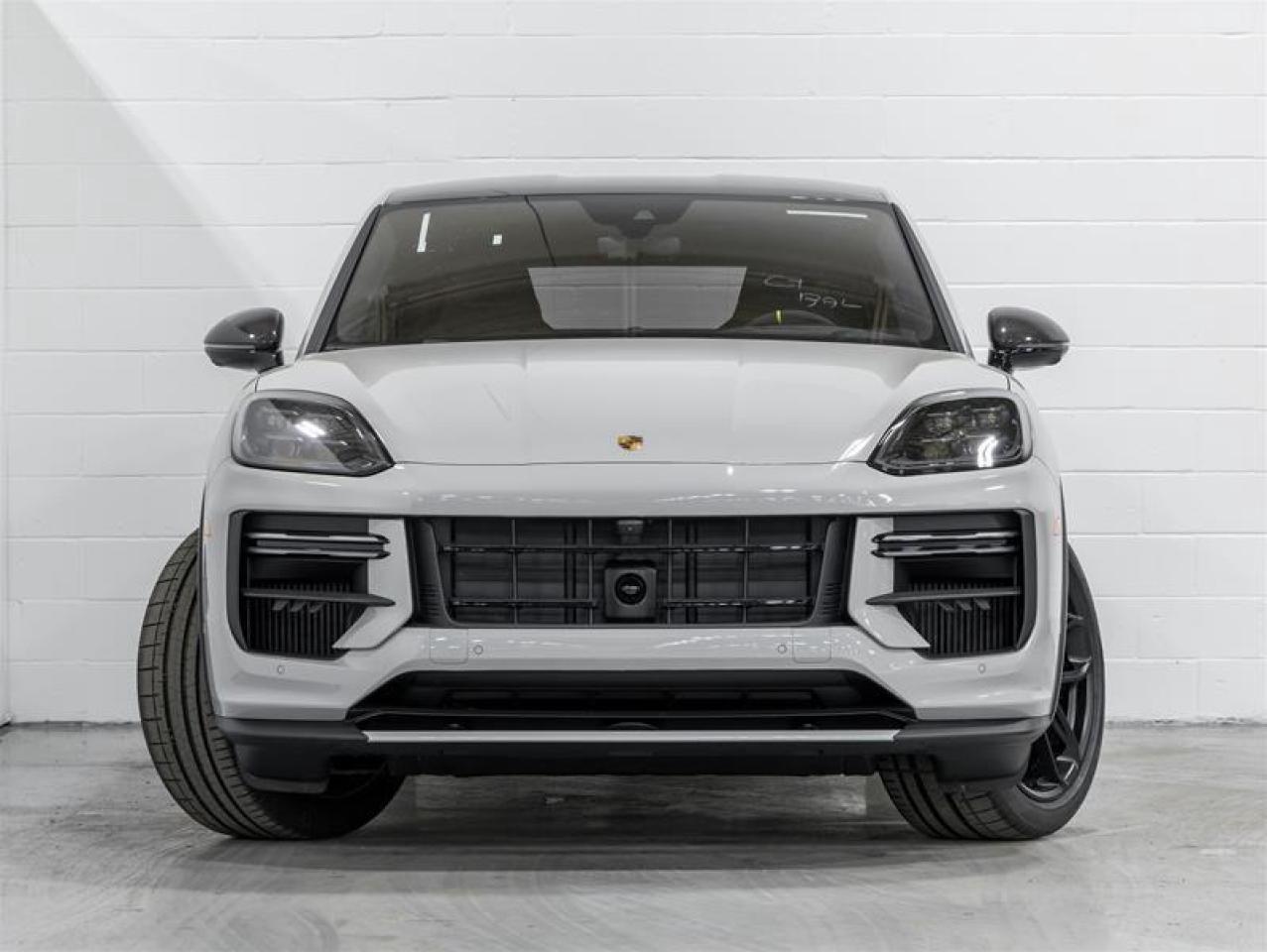 2025 Porsche Cayenne  Photo