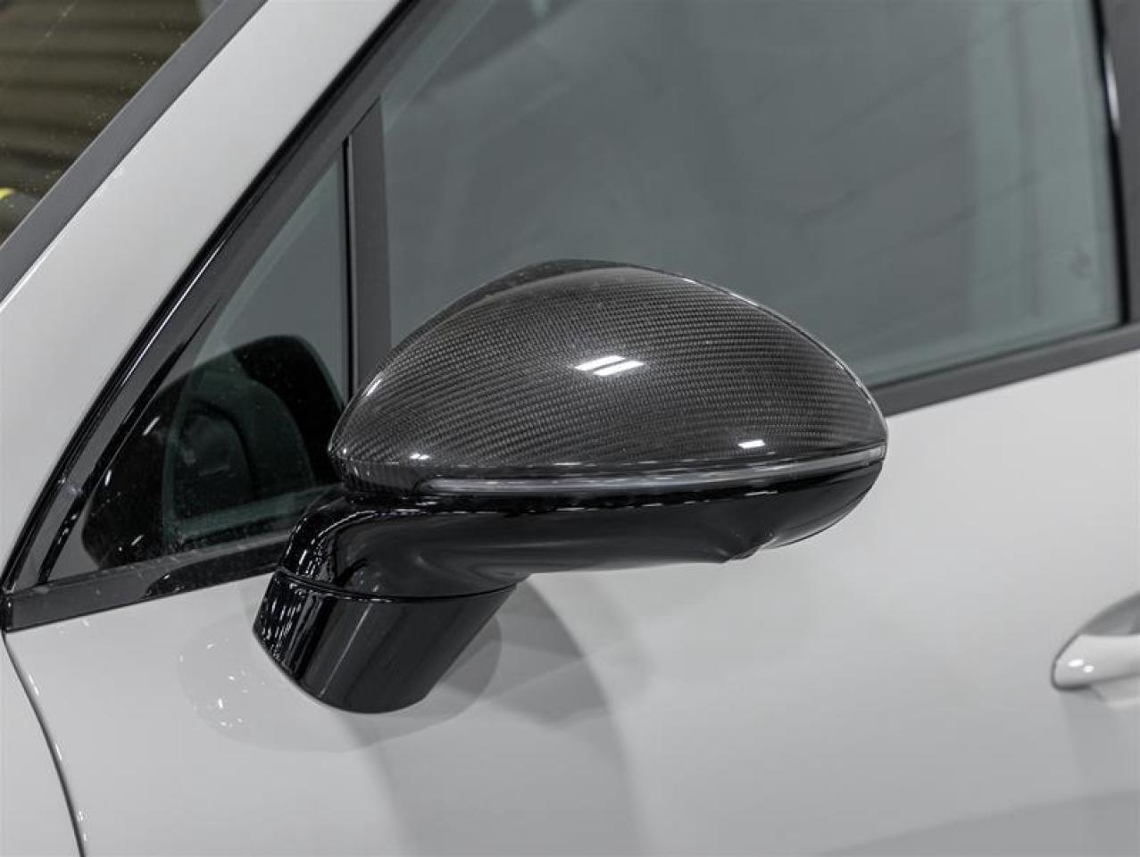 2025 Porsche Cayenne  Photo