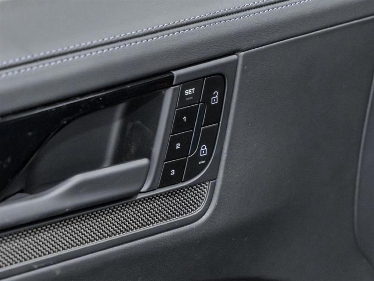 2025 Porsche Cayenne  Photo