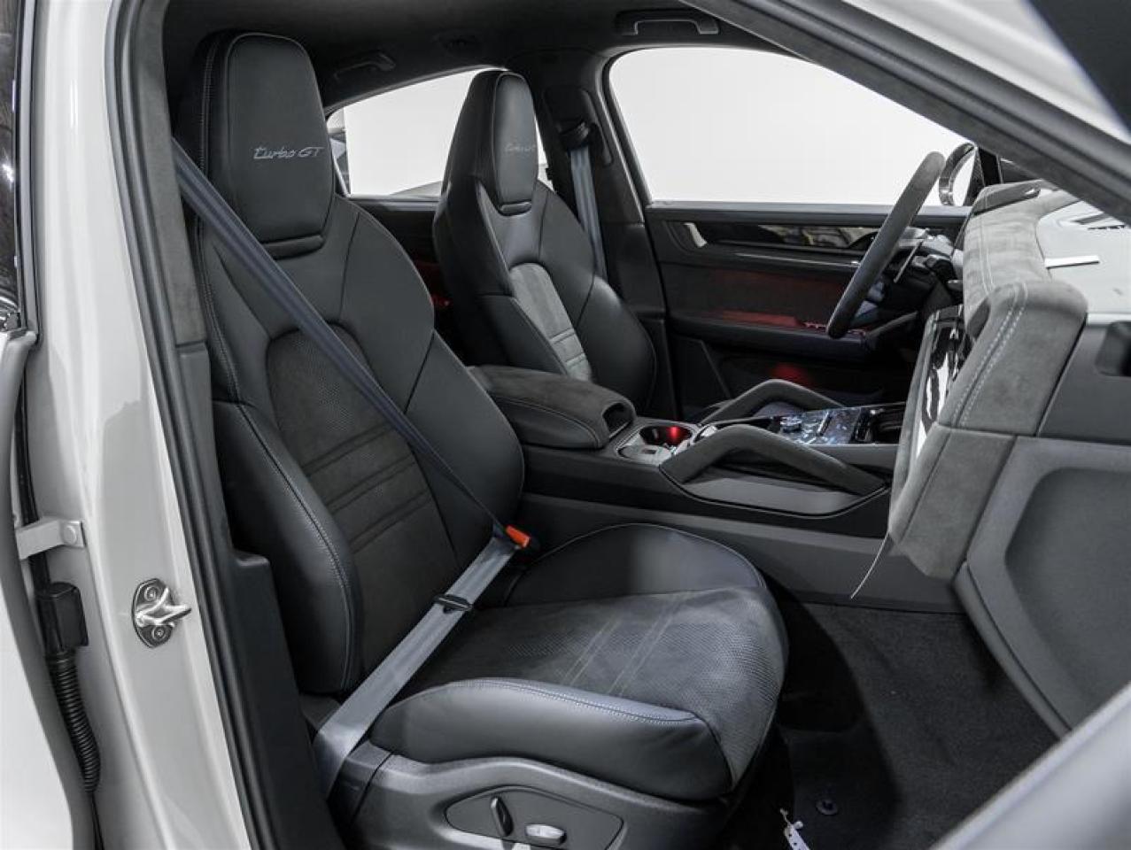 2025 Porsche Cayenne  Photo