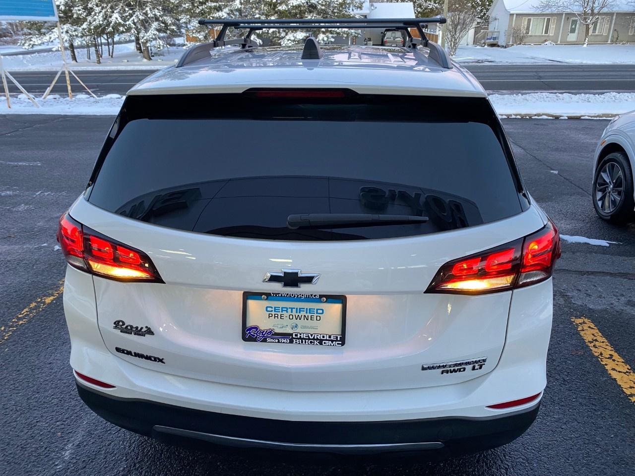 2022 Chevrolet Equinox AWD LT Photo2