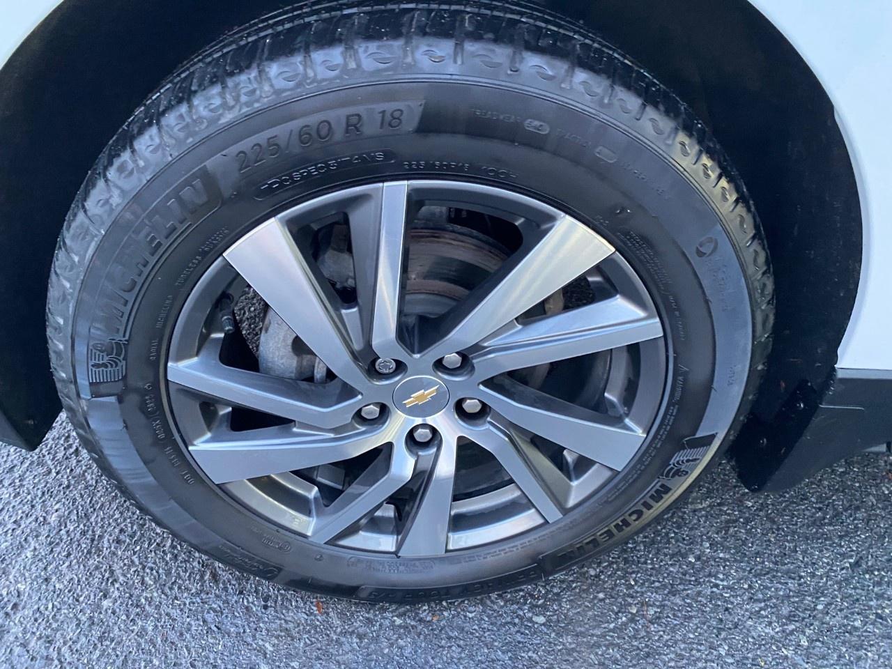 2022 Chevrolet Equinox AWD LT Photo