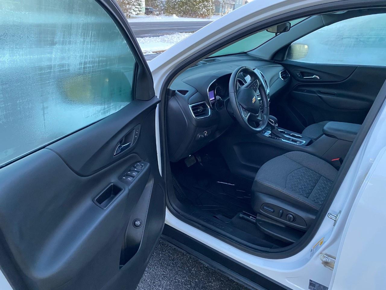 2022 Chevrolet Equinox AWD LT Photo