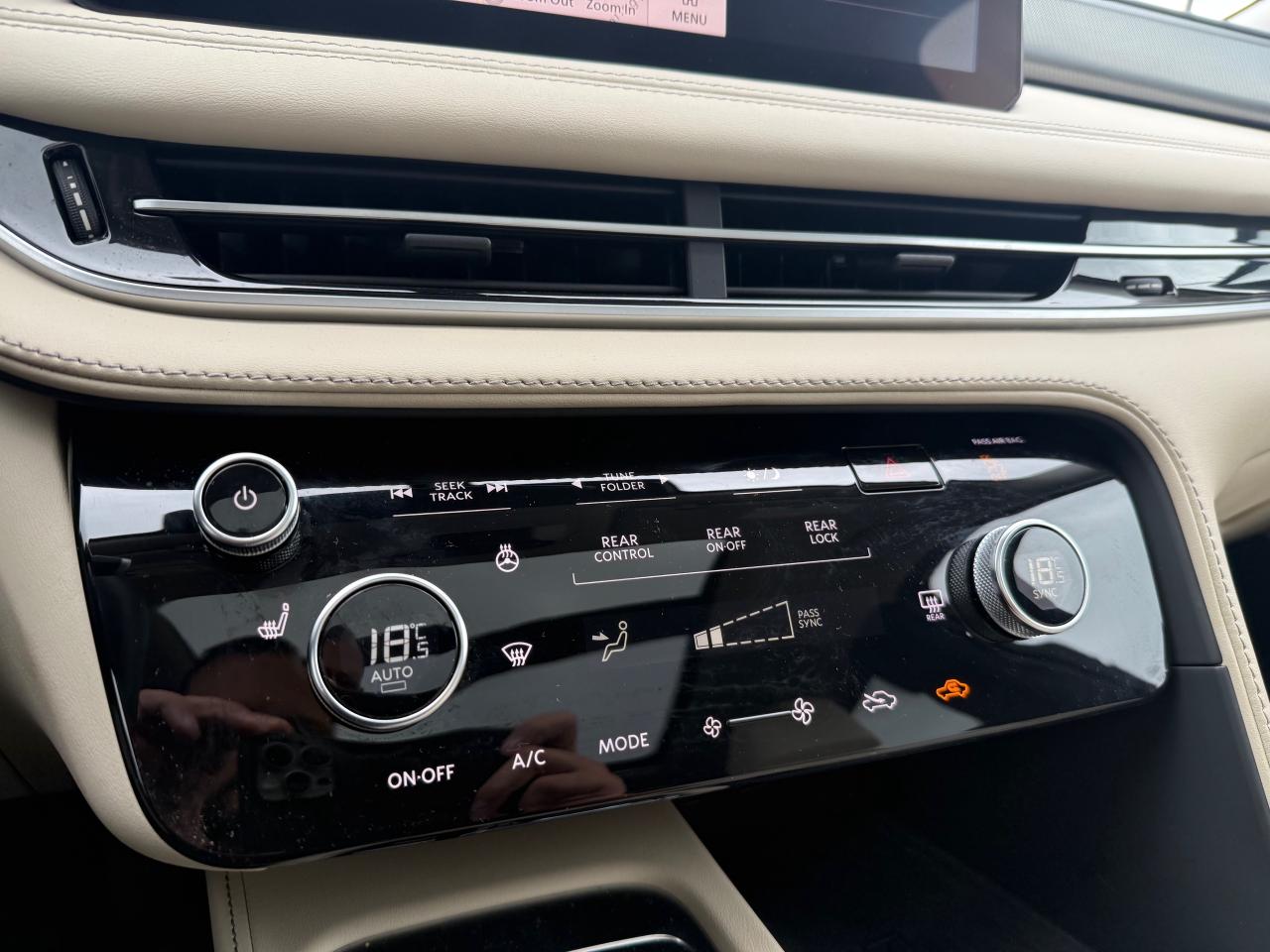 2025 Infiniti QX60 LUXE 4dr All-Wheel Drive Photo